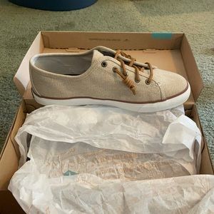 Sperry women’s shoes! Never worn